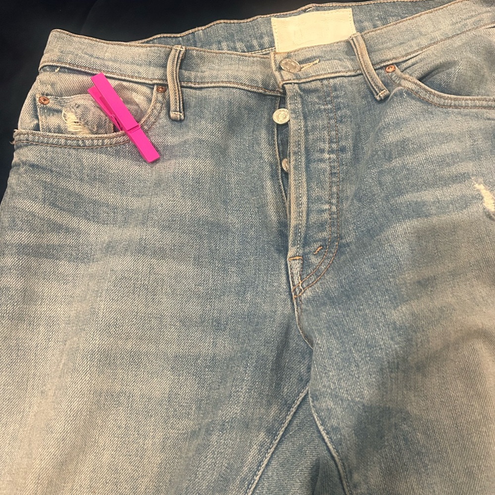 MOTHER Faded Blue Distressed Cropped Jeans - Picture 4 of 4